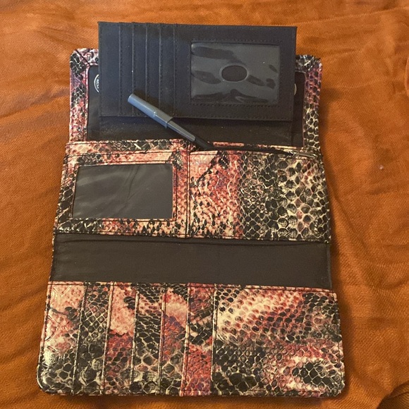 Wallet - Picture 7 of 11